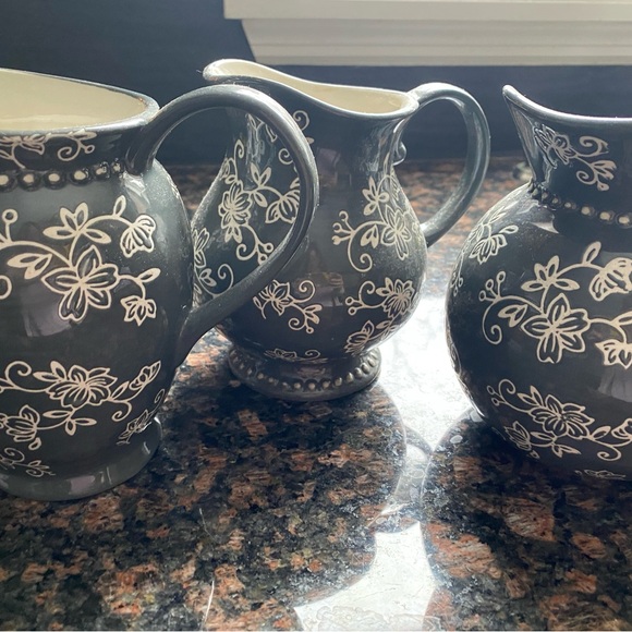 Temptations set of three gray floral
Lace pitchers - Picture 2 of 3